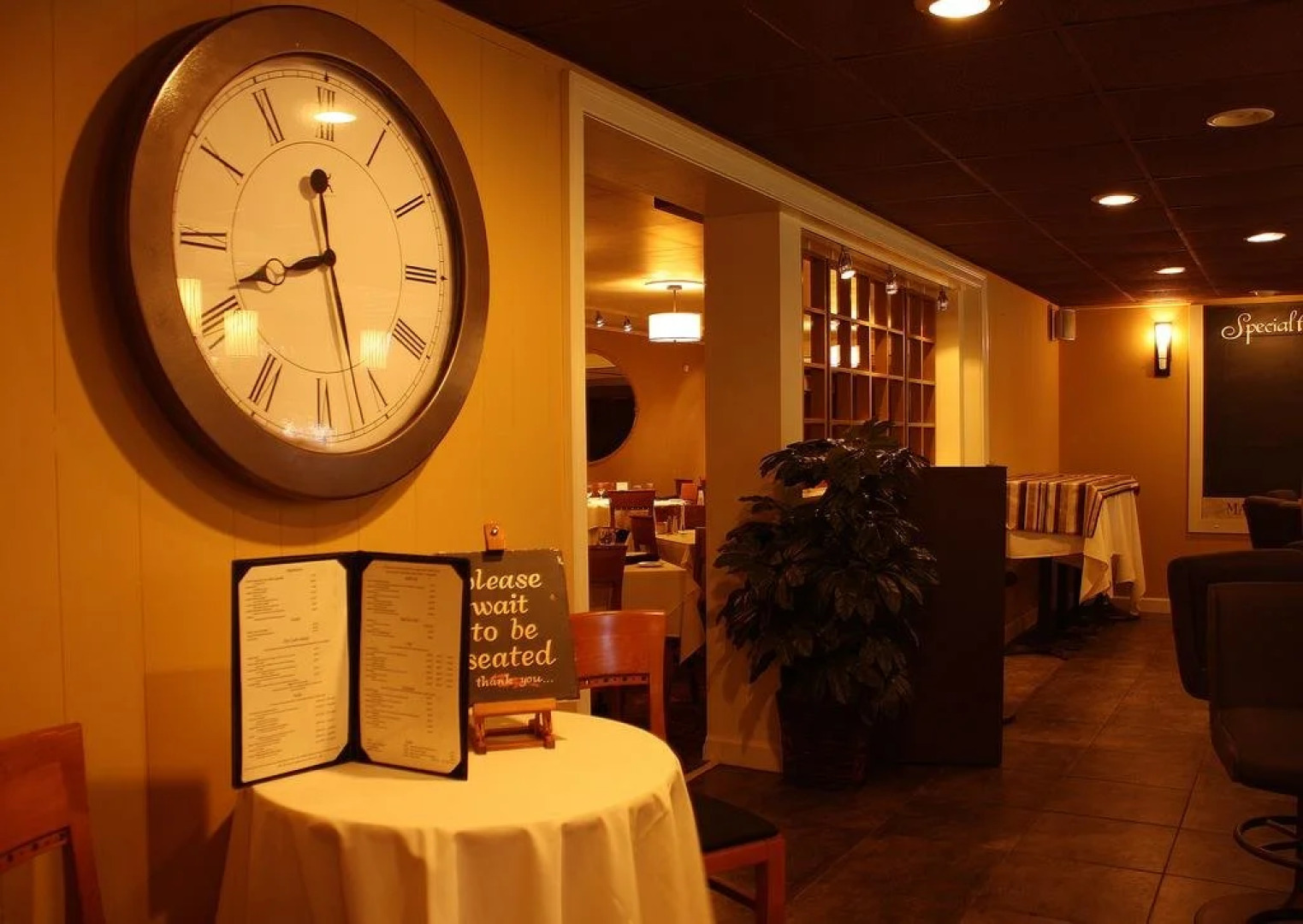 Macaluso's At The Lantern Lodge