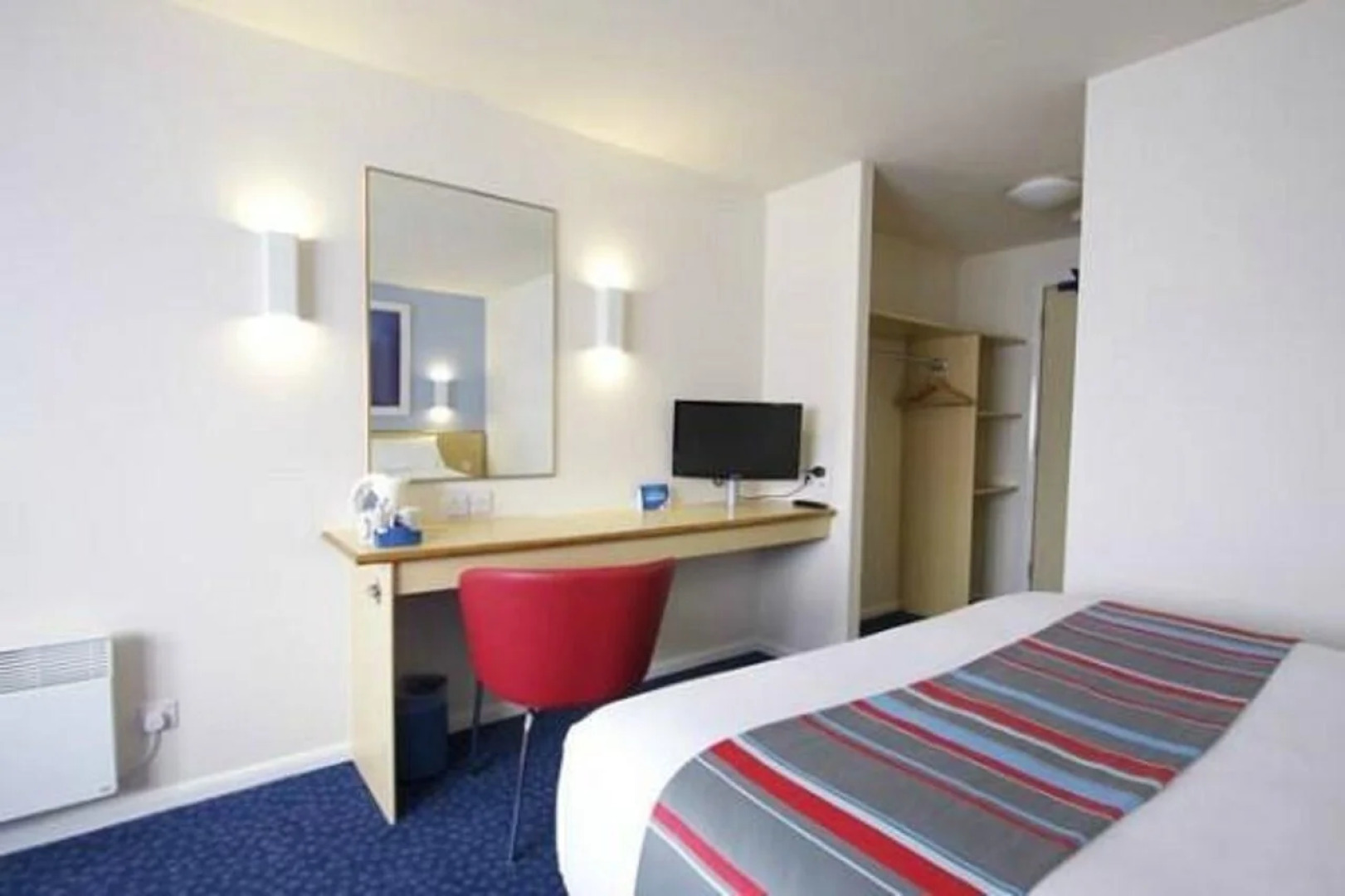 Travelodge Milton Keynes The Hub Hotel