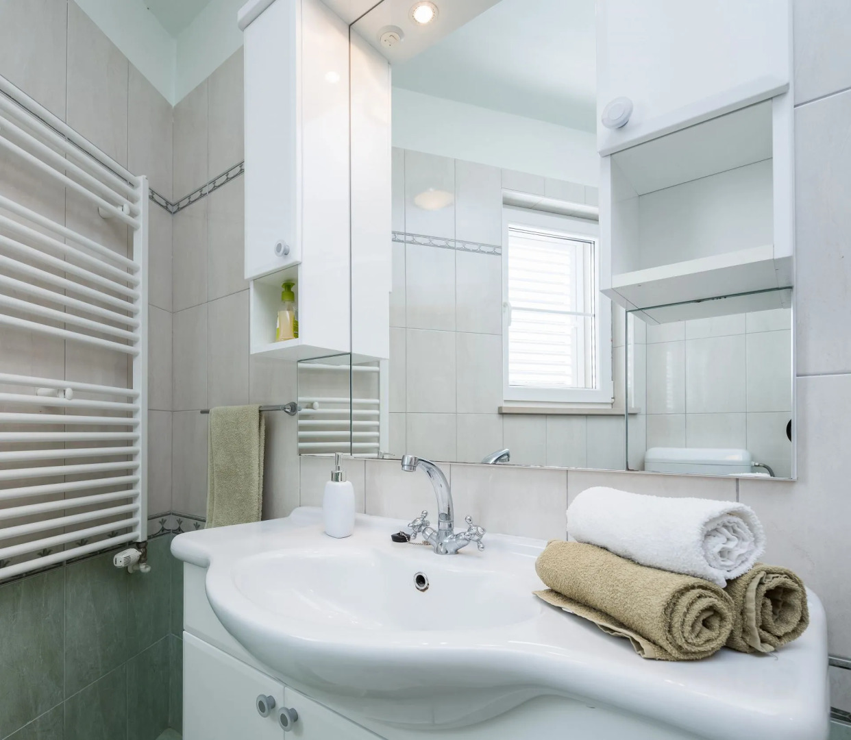 Holiday house Andre - swimming pool Nerezisca, Island Brac