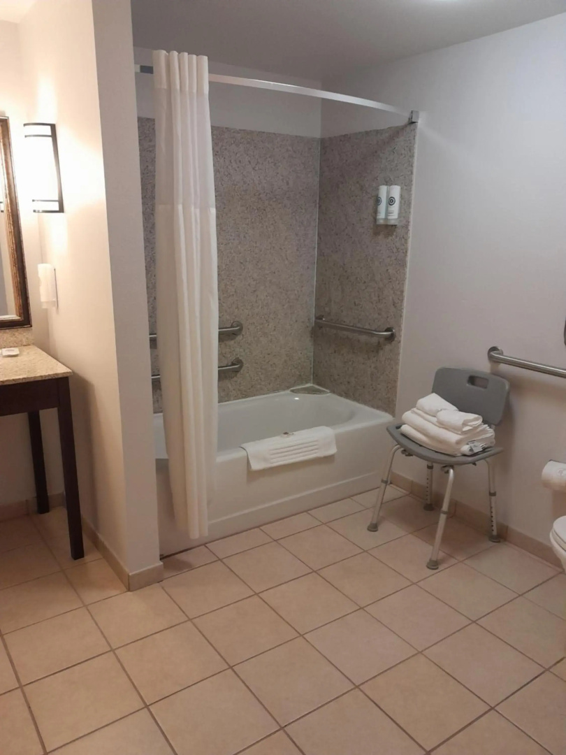 Comfort Suites Altoona North