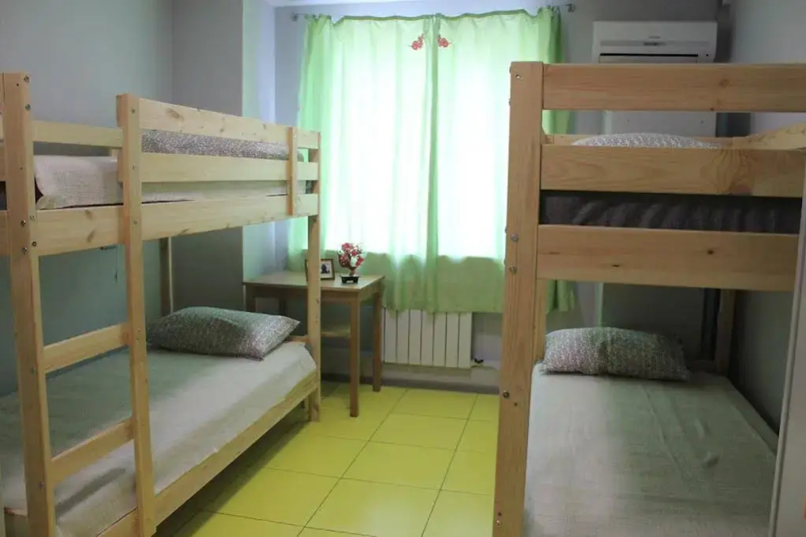 Chernyahovskogo Apartments 5v