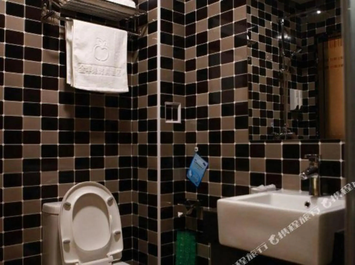 RuJia Ease Hotel (Mudanjiang High-Speed Railway Station University Town)