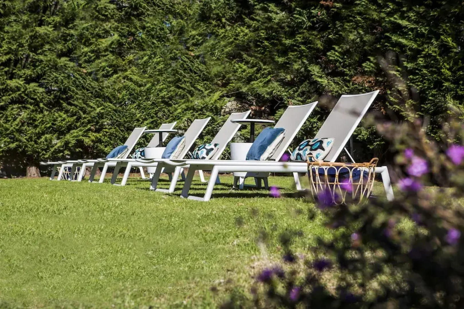 Seafront Manor by Cadenzalux