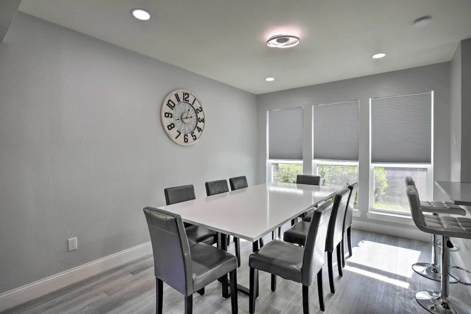 17 Mi to Dallas: Richardson Home w/ Hot Tub