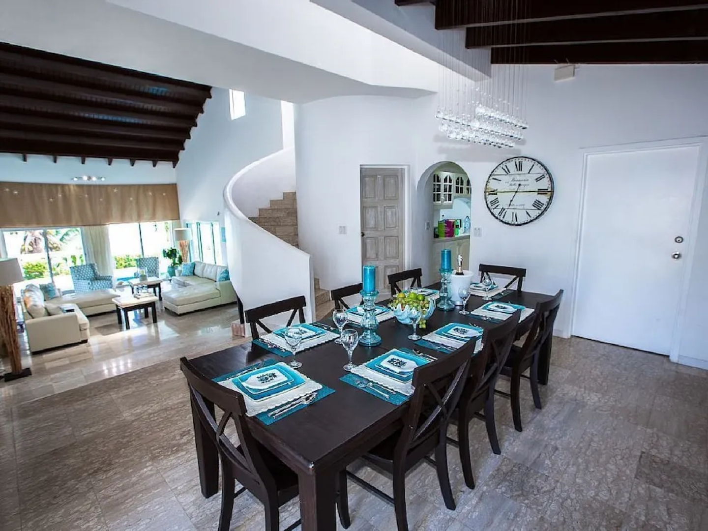 Beachfront Villa FantaSea