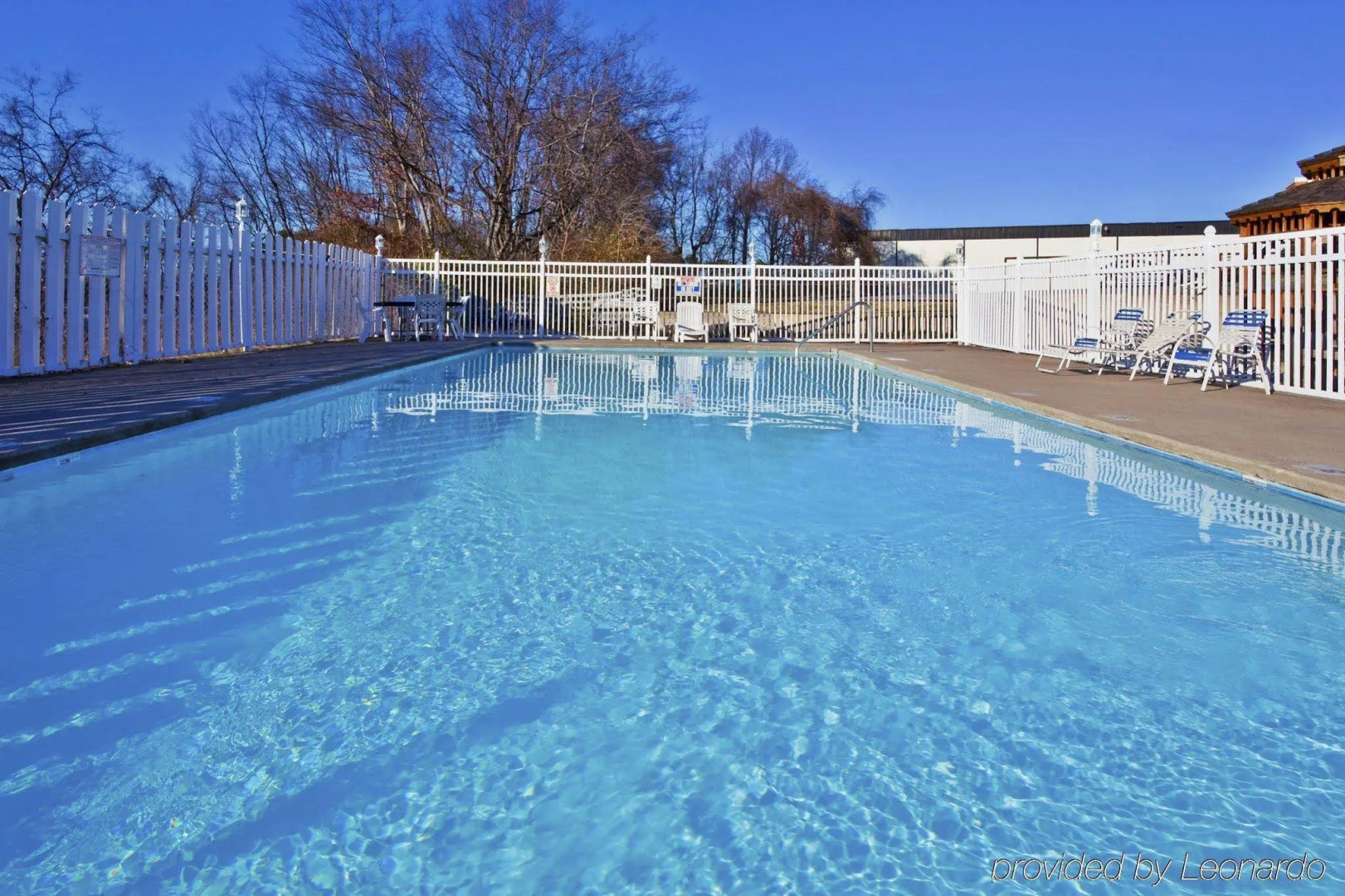 Holiday Inn Express Hotel & Suites Spence Lane by IHG