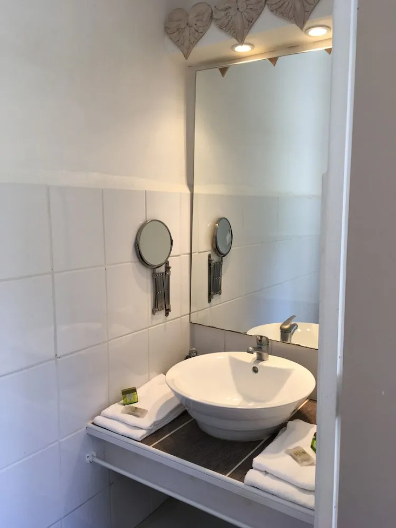 La Mirabelle-Casteil Country House