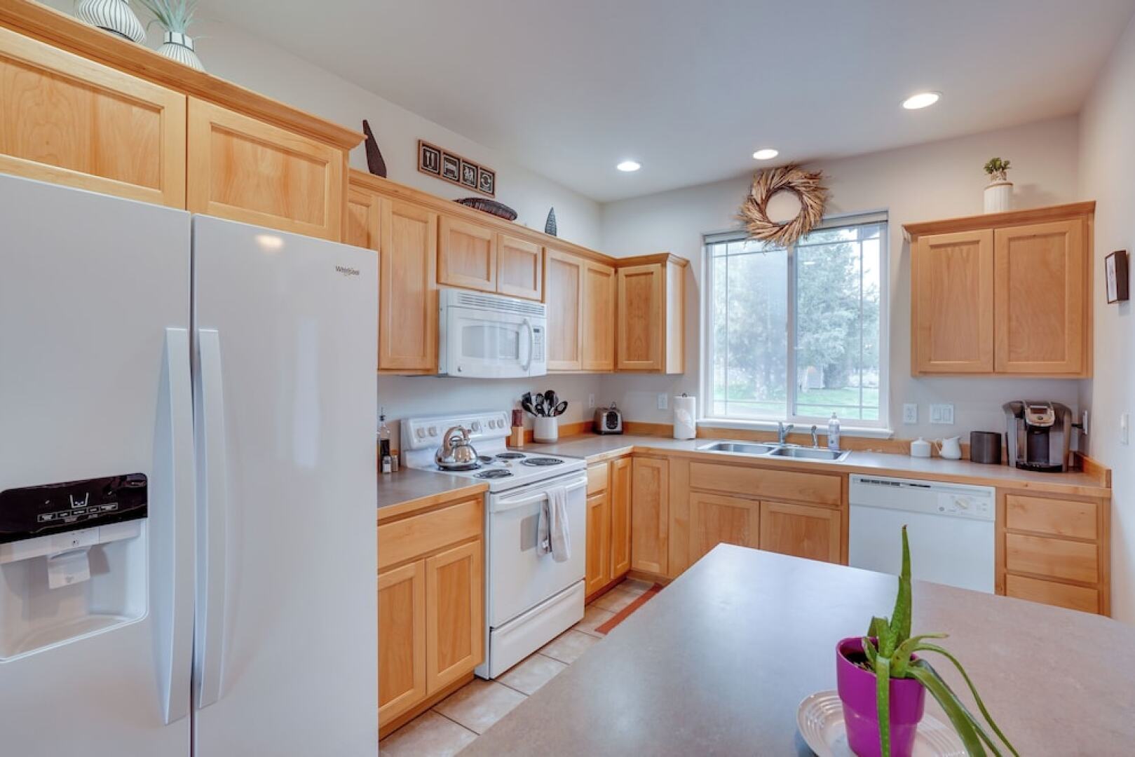 Charming Redmond Townhome w/ Resort Amenities