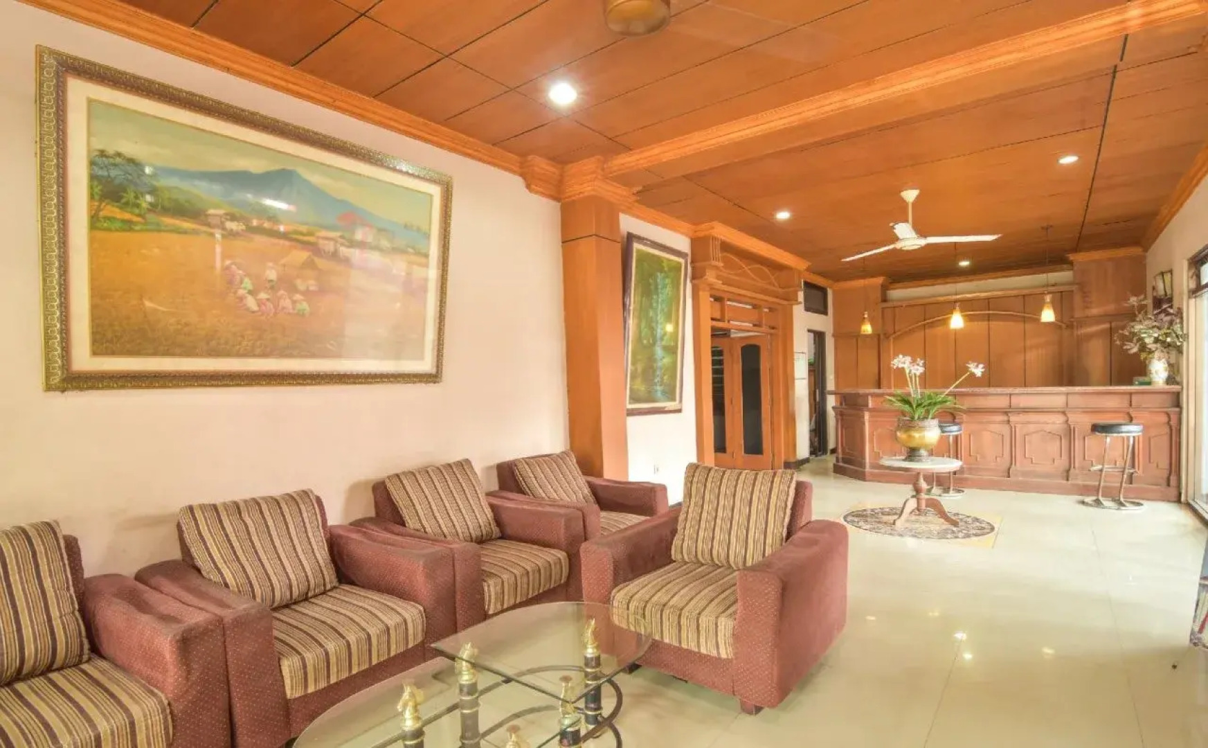 Hotel & Restaurant Basra