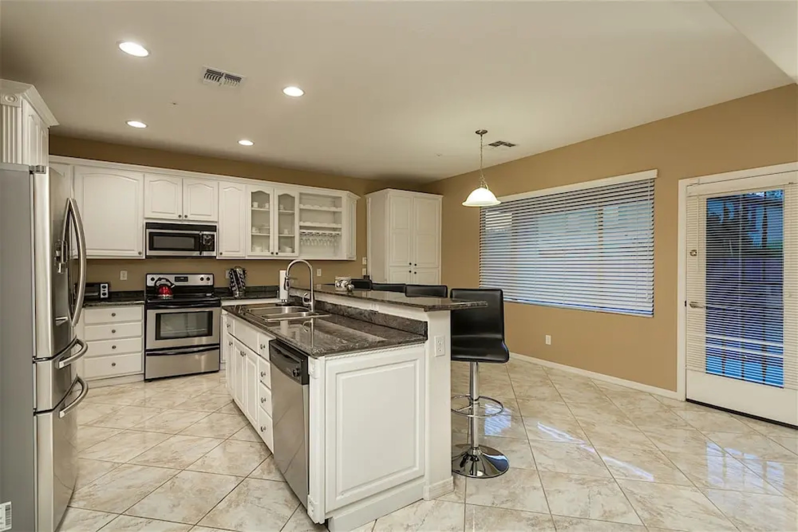 Pinnacle Vista 5 BR by Casago