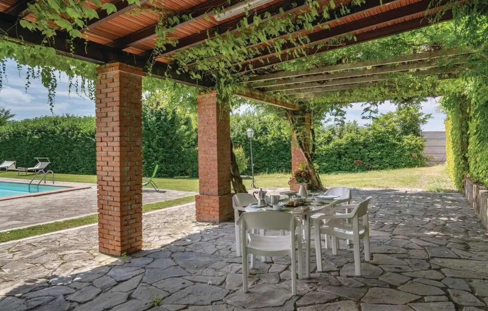 Villa Lama