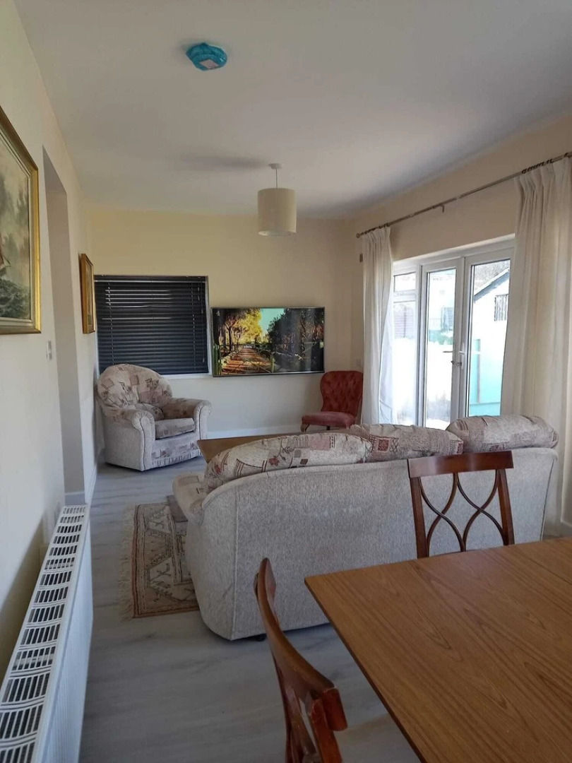 Captivating 2-bed House in Warden and Close to sea