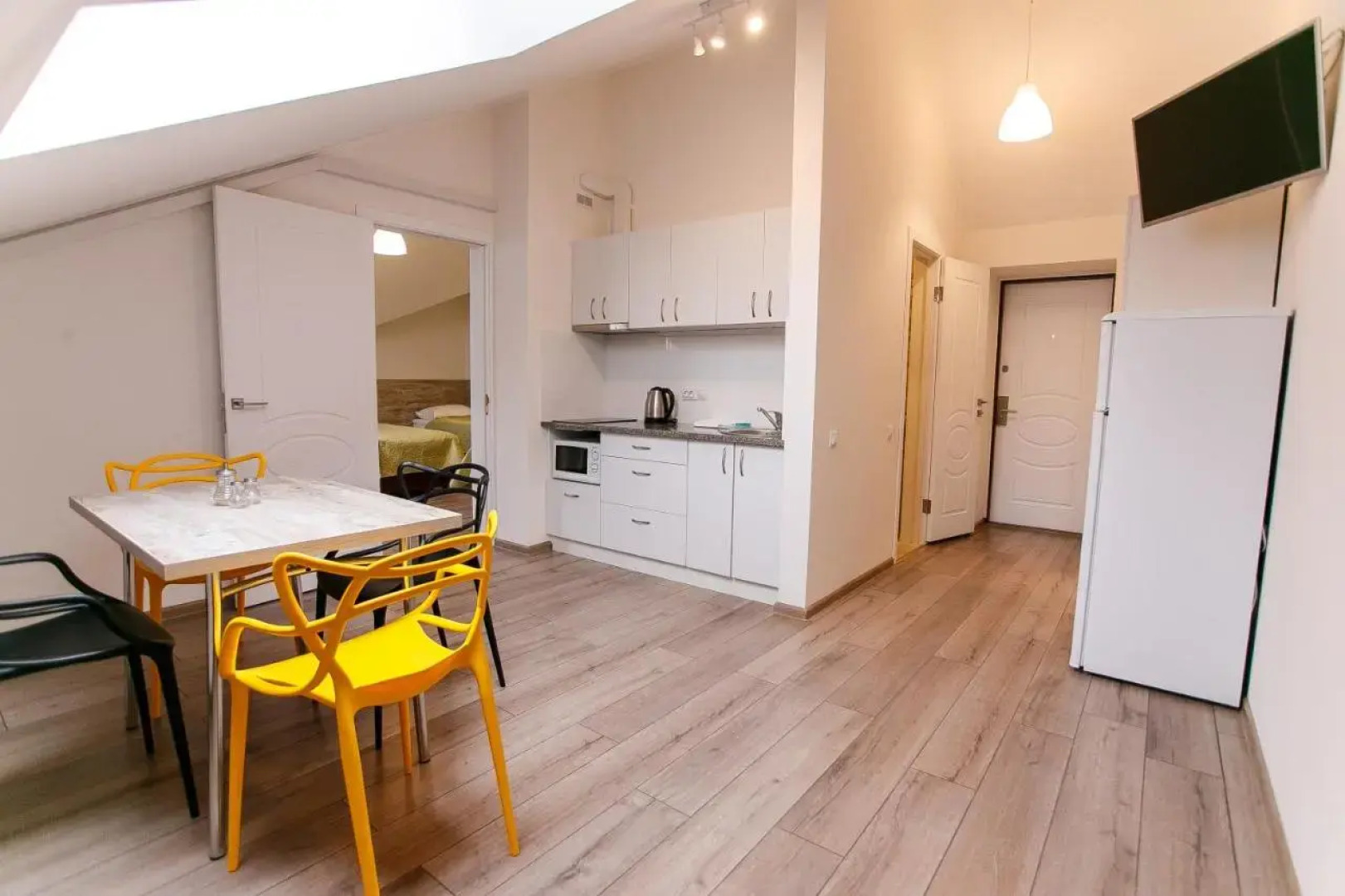 Stone City Apartment in Park Zone