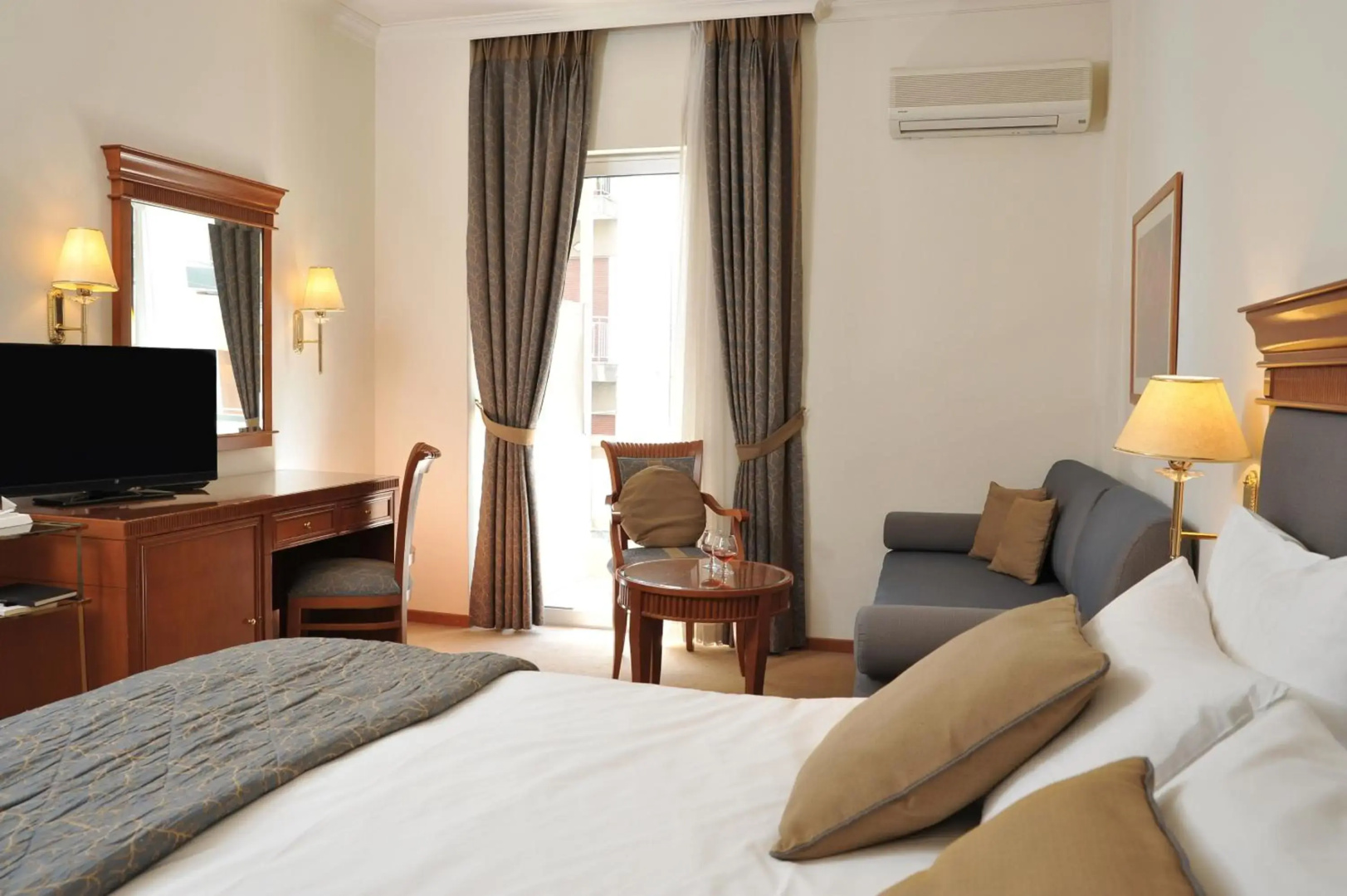 Athens Atrium Hotel and Suites