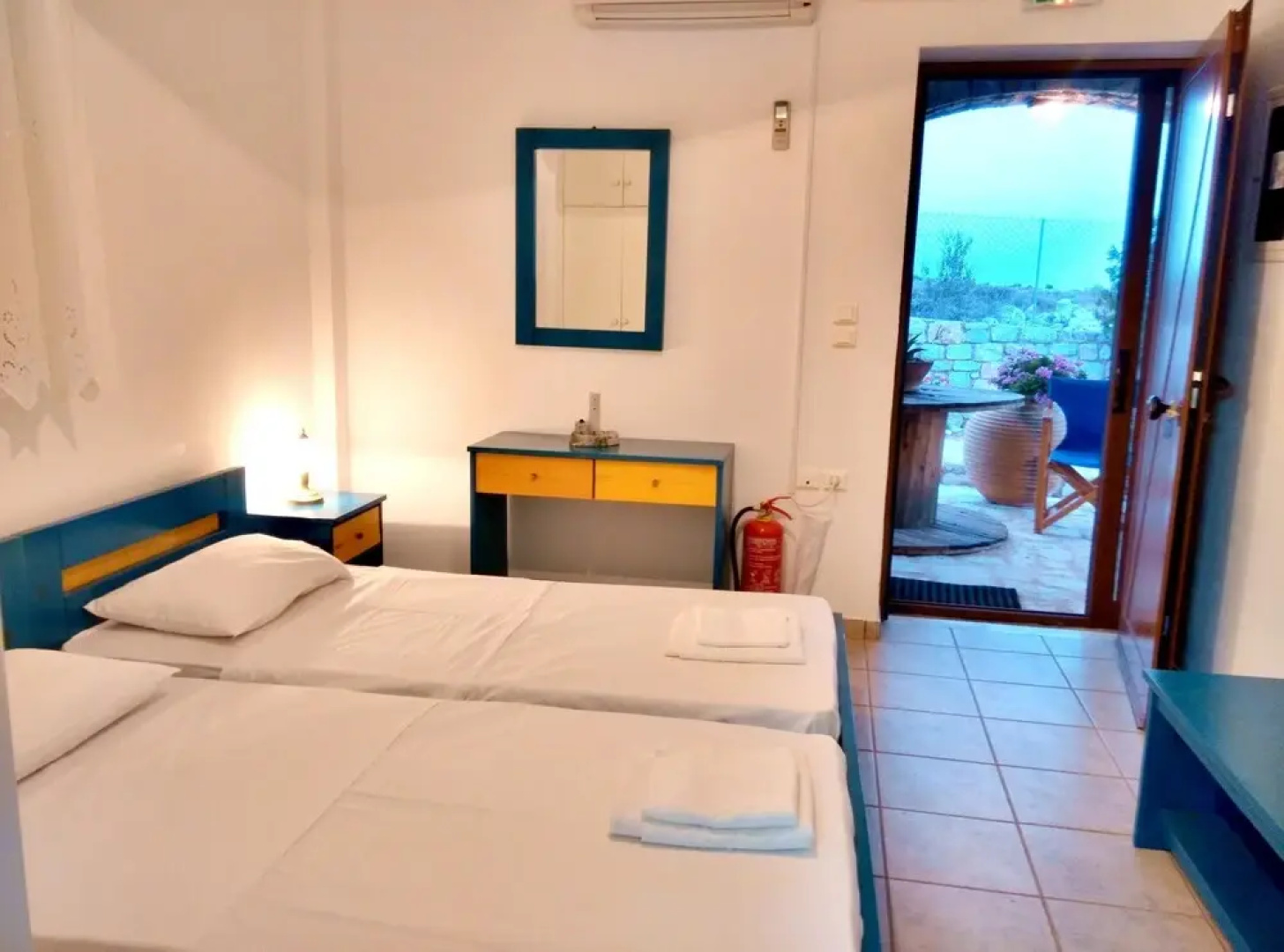 Studio in Gialia, With Wonderful sea View and Enclosed Garden