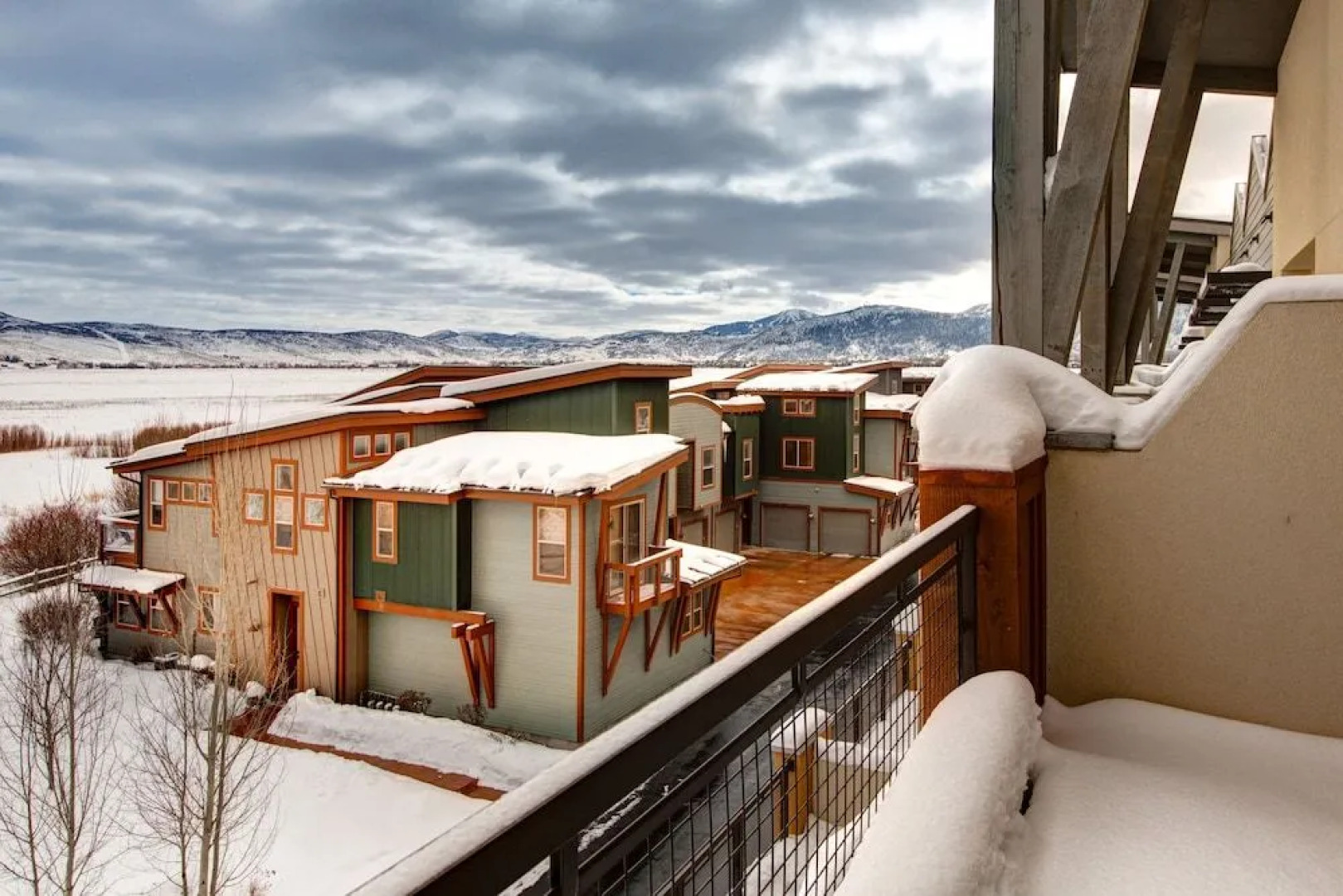 Newpark Townhouse by RedAwning