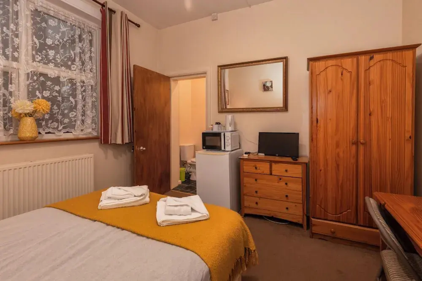 Ricky Road Guest House - Budget