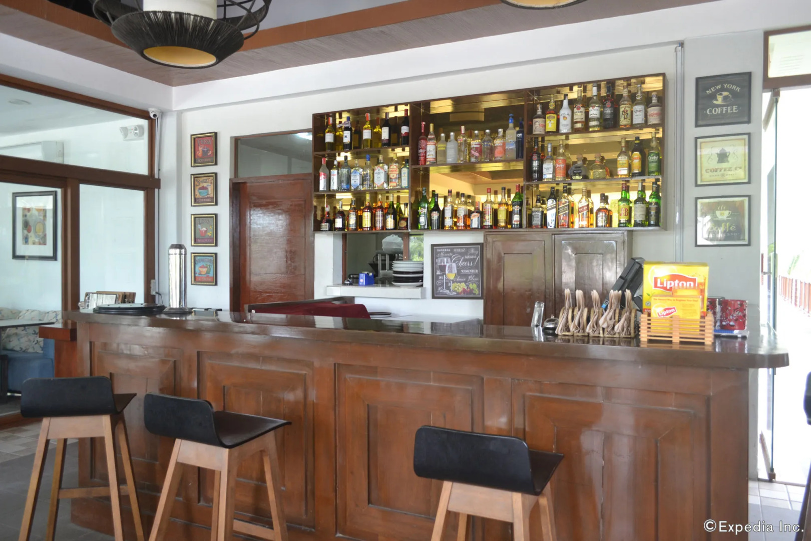 London Beach Resort and Hotel