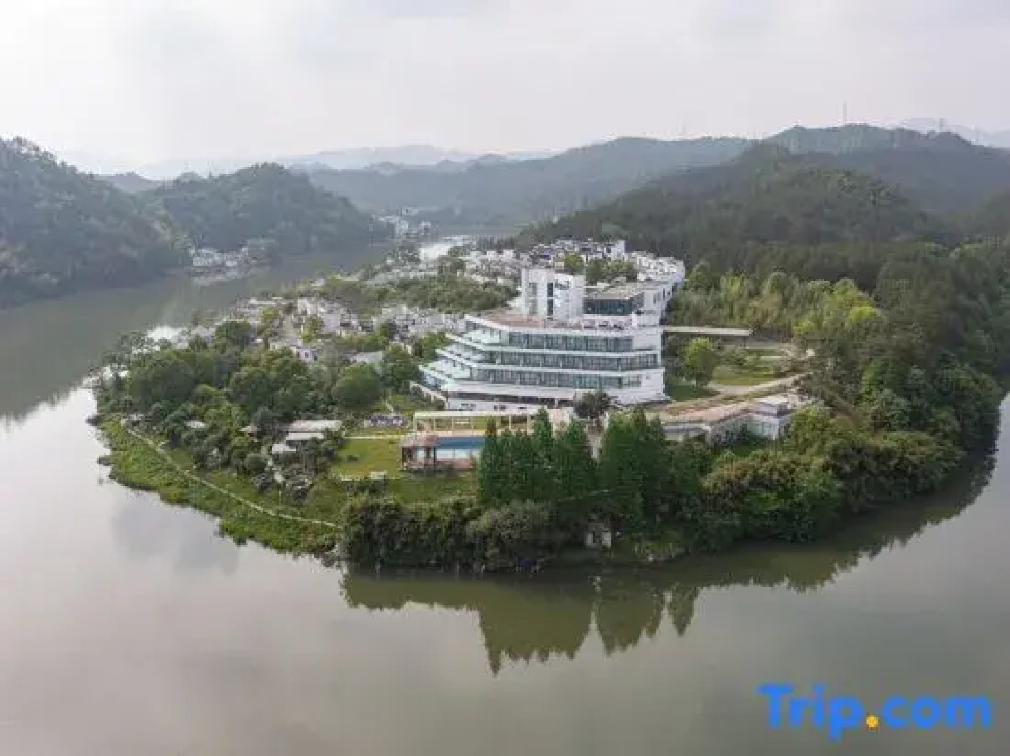 Wuyuan Wuli Shanshui Hot Spring Resort Hotel