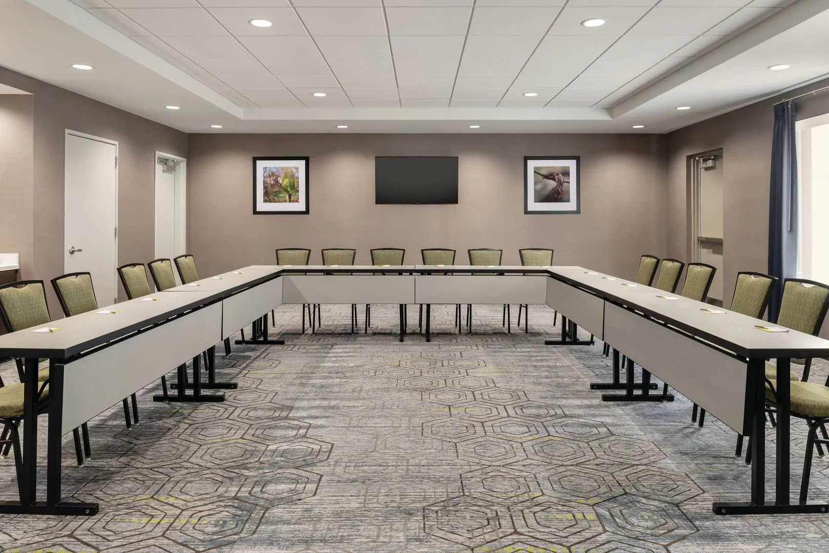 Hampton Inn Brooklyn Park