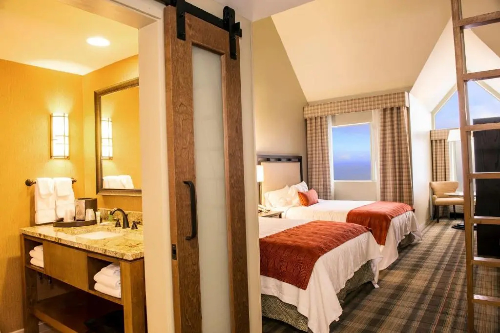 Amicalola Falls State Park & Lodge