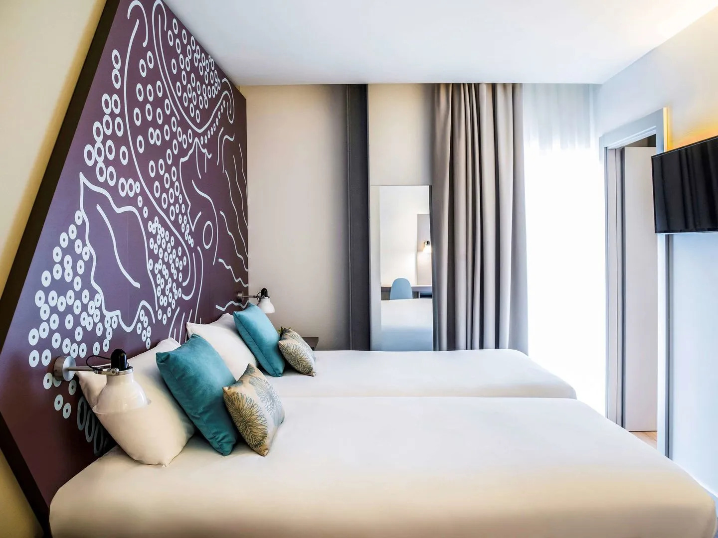 Отель Ibis Styles Barcelona Centre