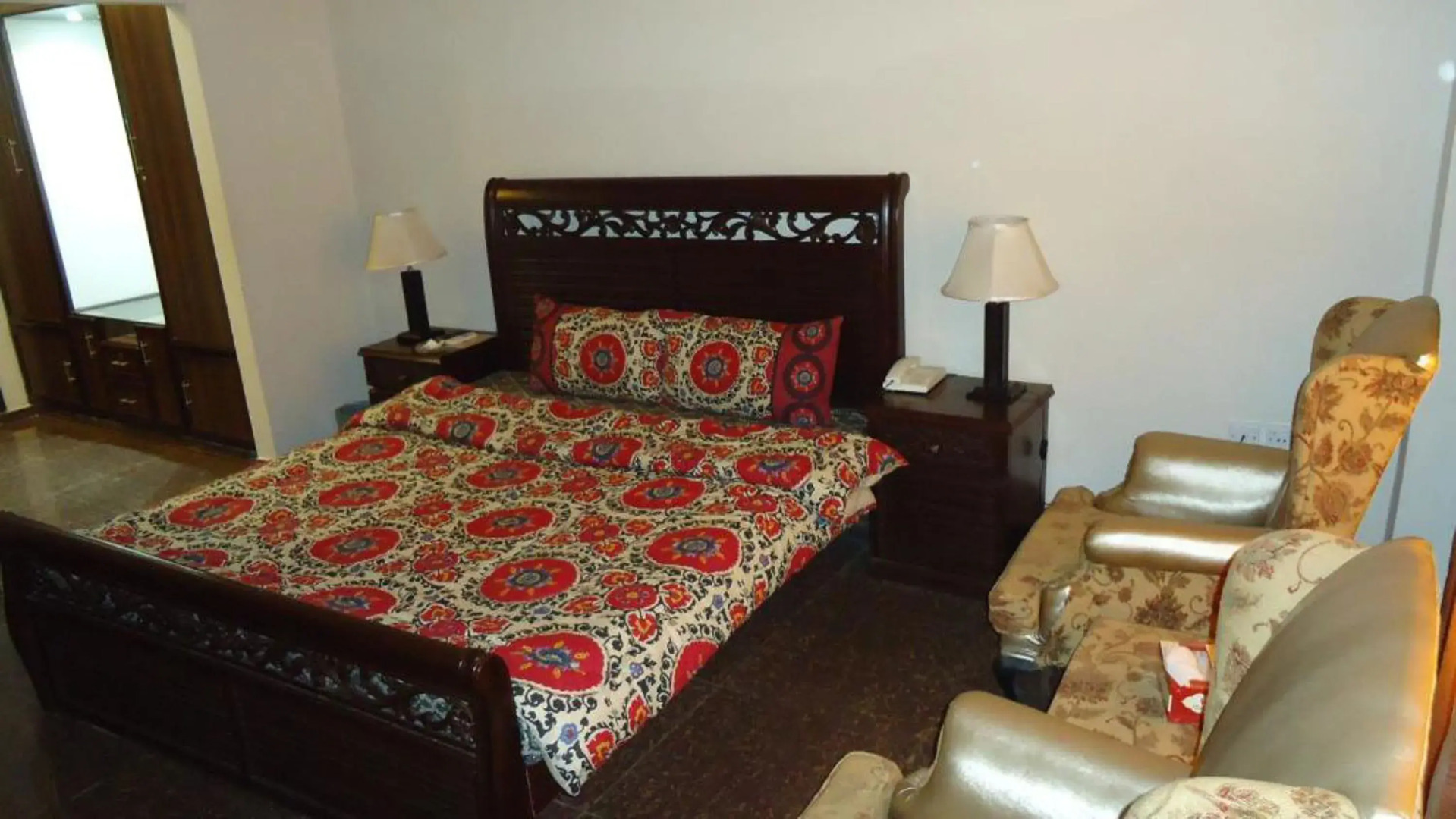 Midway Hotel & Restaurant