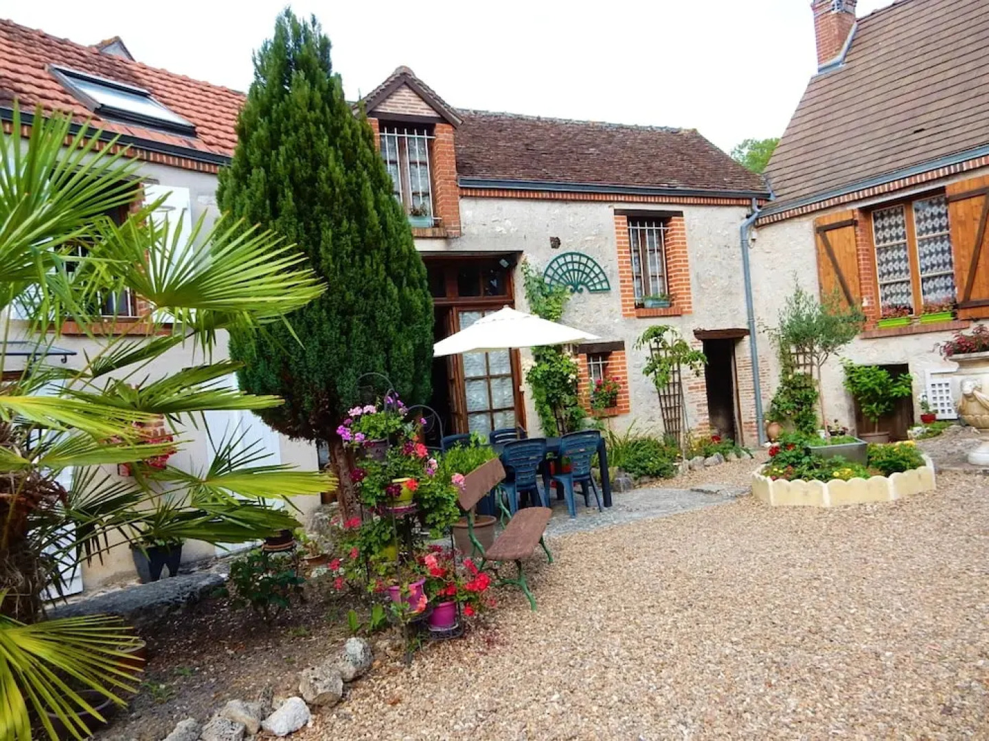 House With 2 Bedrooms in Mer, With Enclosed Garden and Wifi