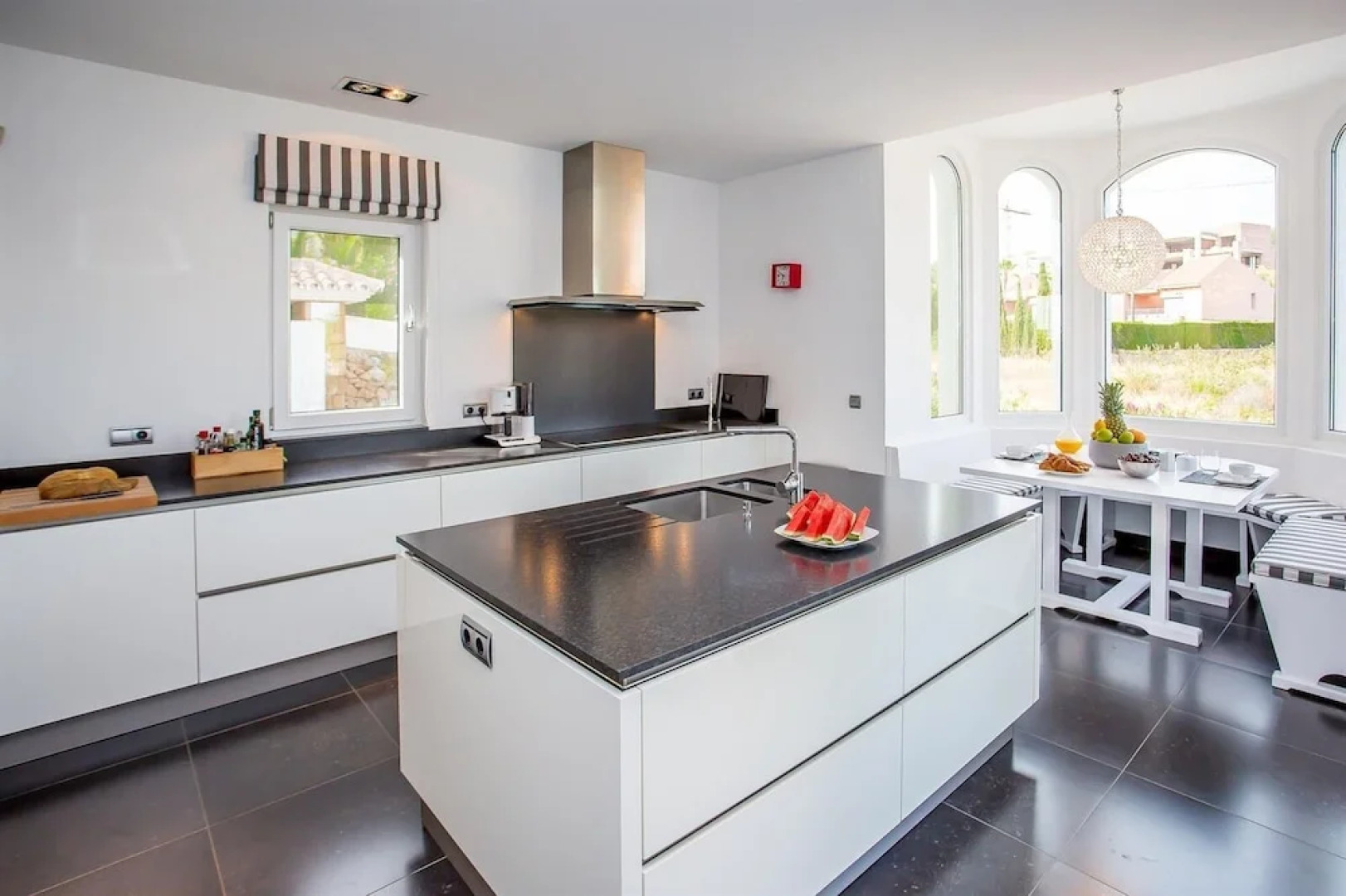 Fantastic Luxury Villa Near Marbella