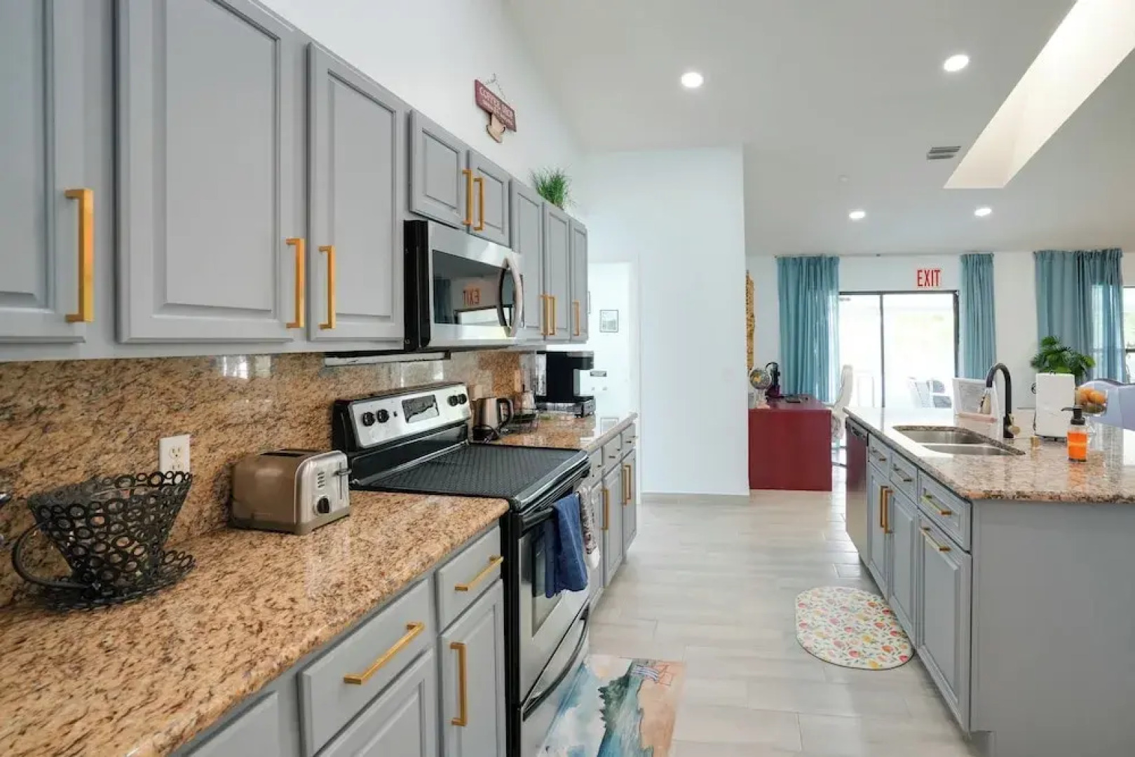 Outdoor Relaxation! Port St Lucie Family Home