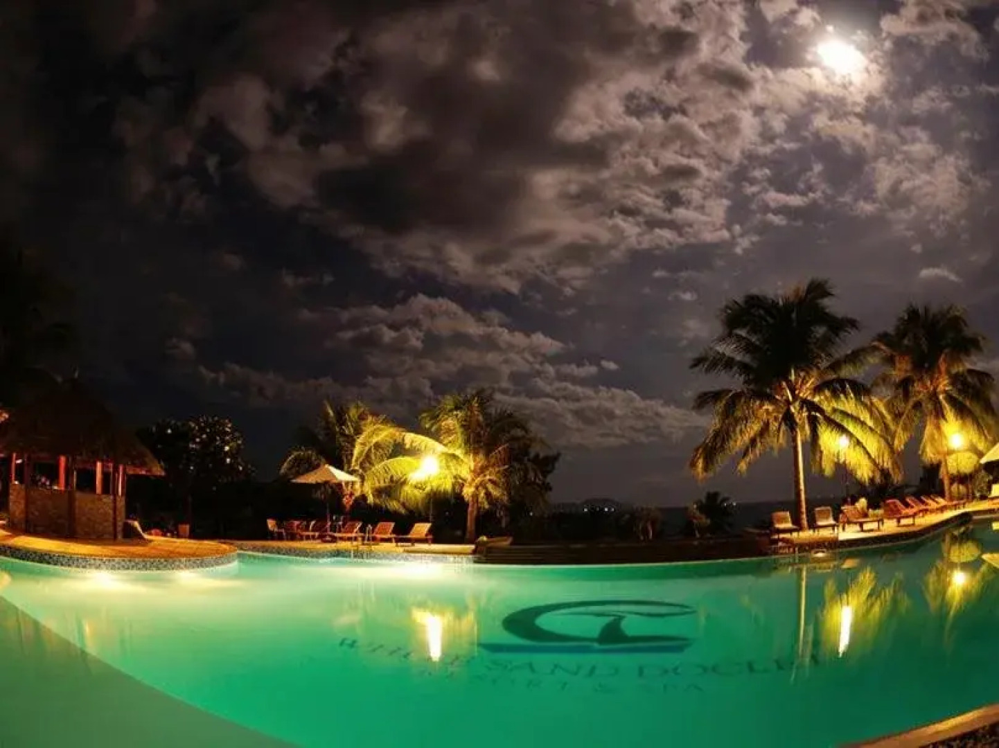 White Sand Doclet Resort And Spa