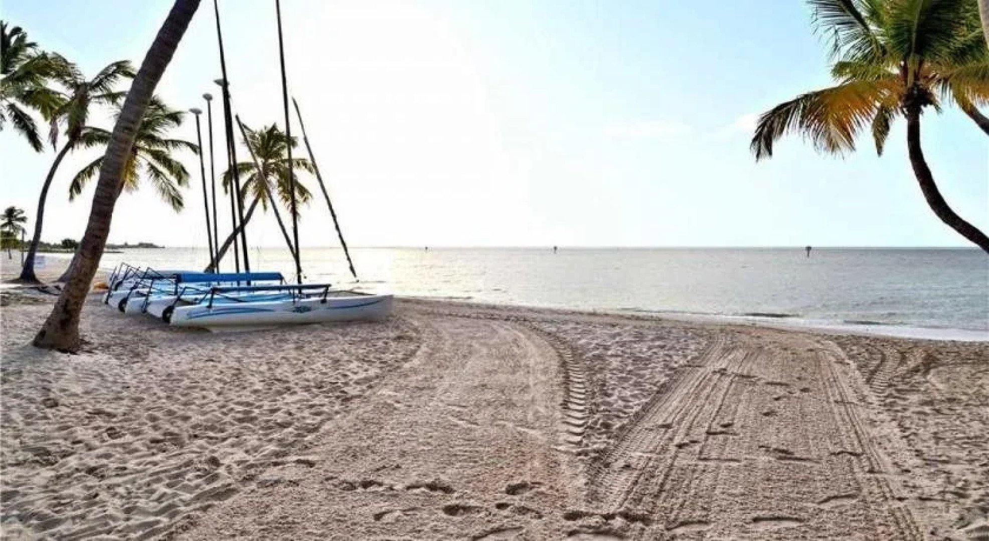 Coral Garden by Avantstay Great Location w/ Balcony & Shared Pool