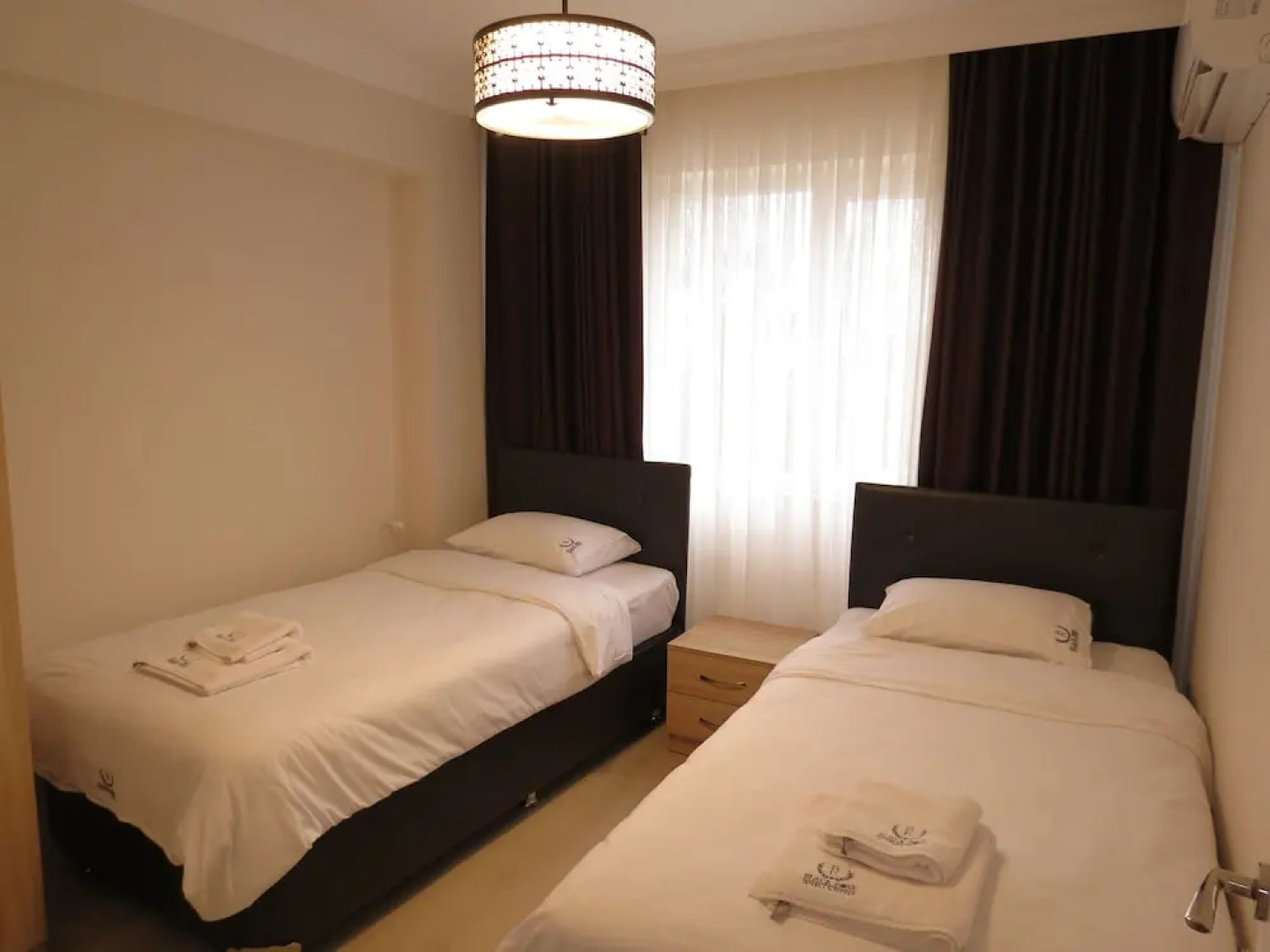 Black Rose Apartment