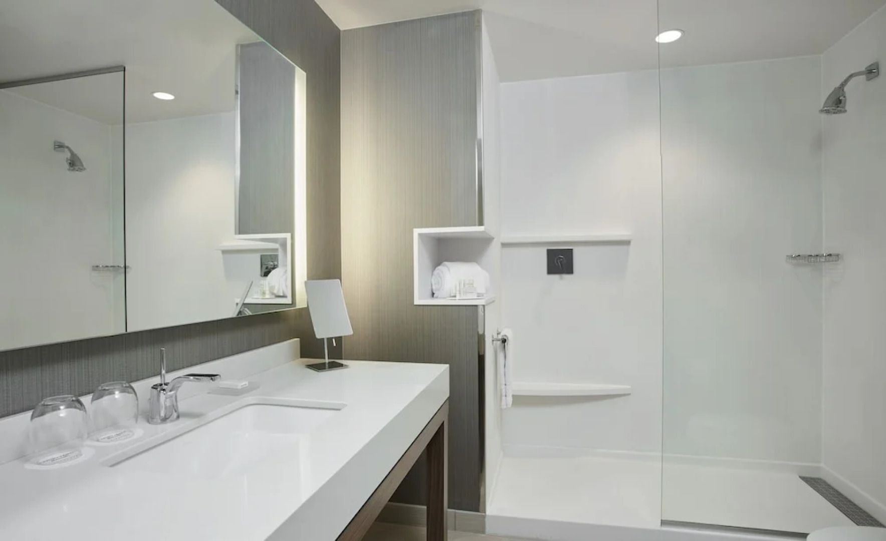 Courtyard Erie Bayfront