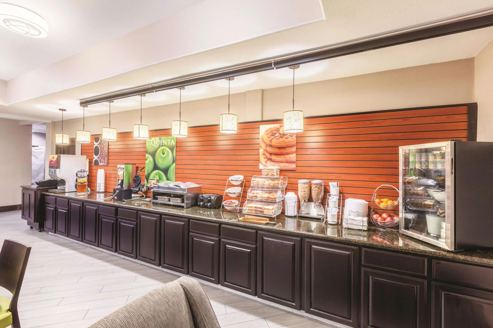 La Quinta Inn & Suites by Wyndham Houston Bush Intl Airpt E