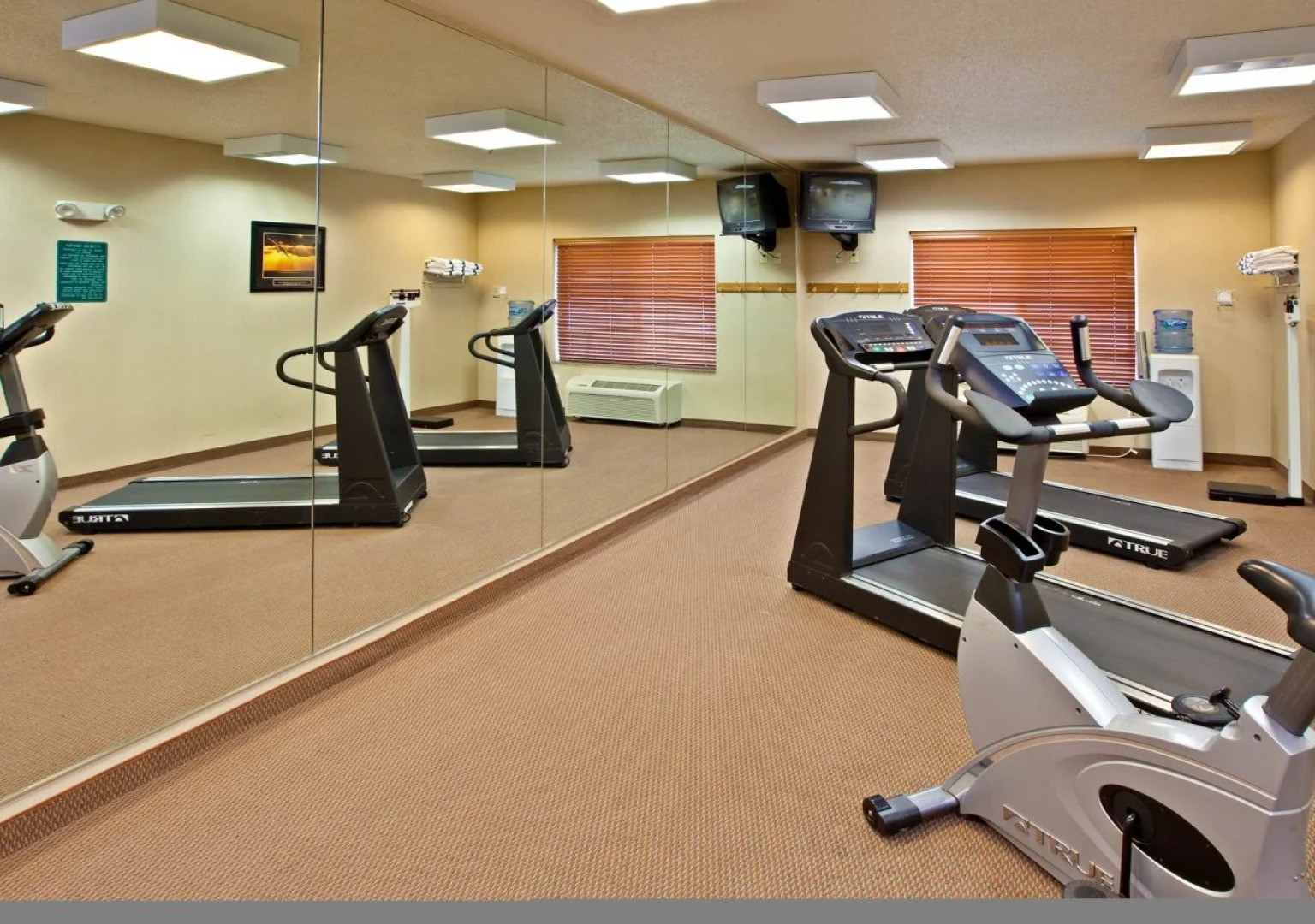 Holiday Inn Express & Suites Logan By IHG