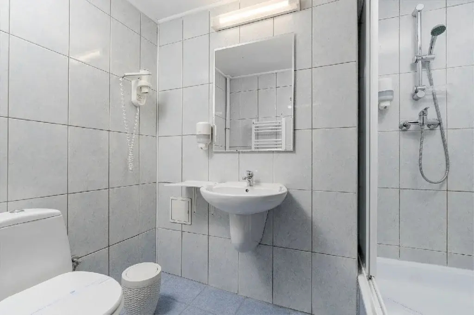 . Hotel Cozia - Complex Balnear Cozia