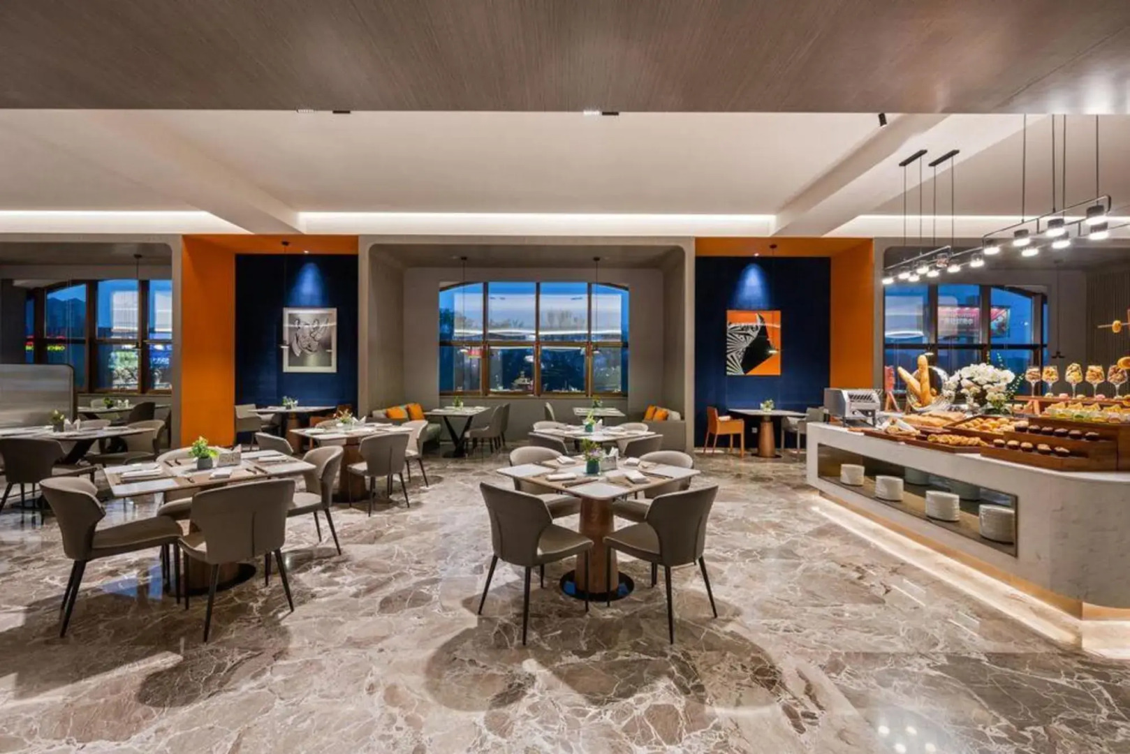 Novotel Jinniu Hotel