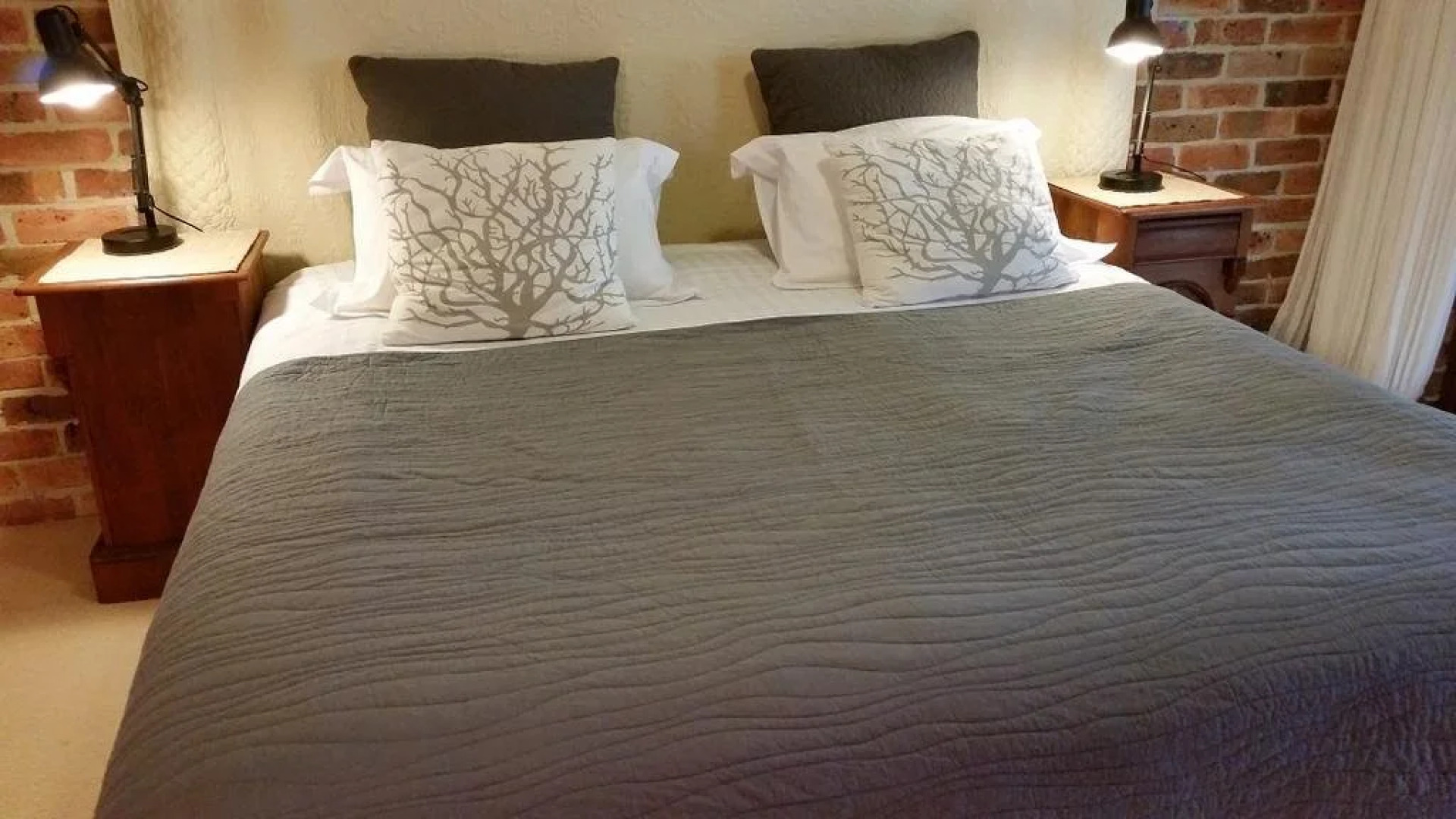 Glenhope Alpaca Farm Suites