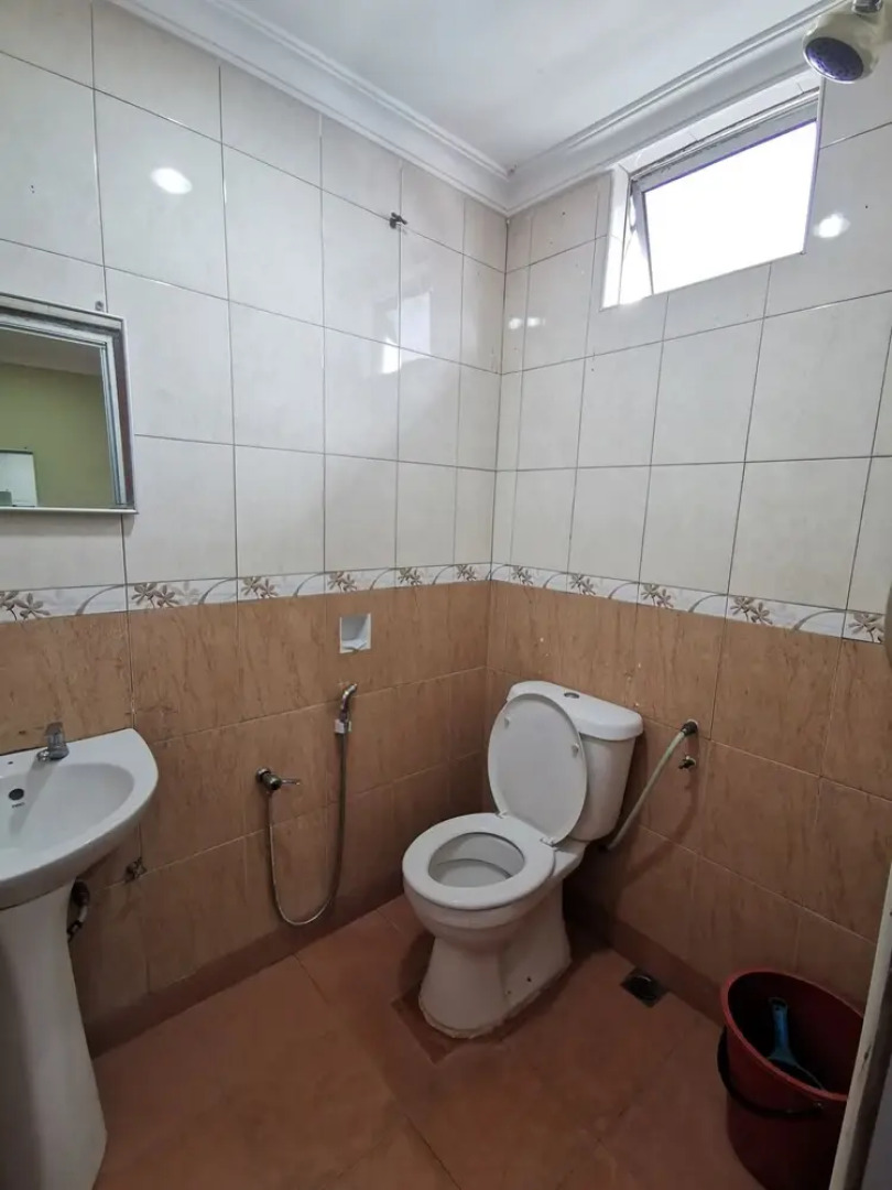 OYO 89817 Hotel Sura