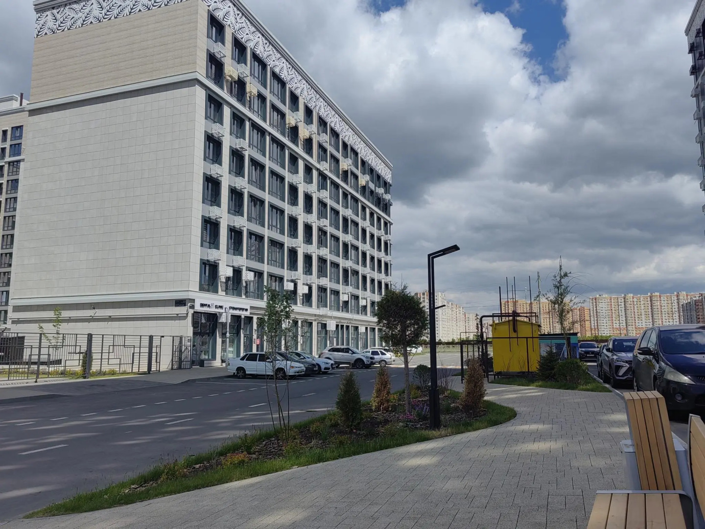 Апартаменты на проспекте Российский 13