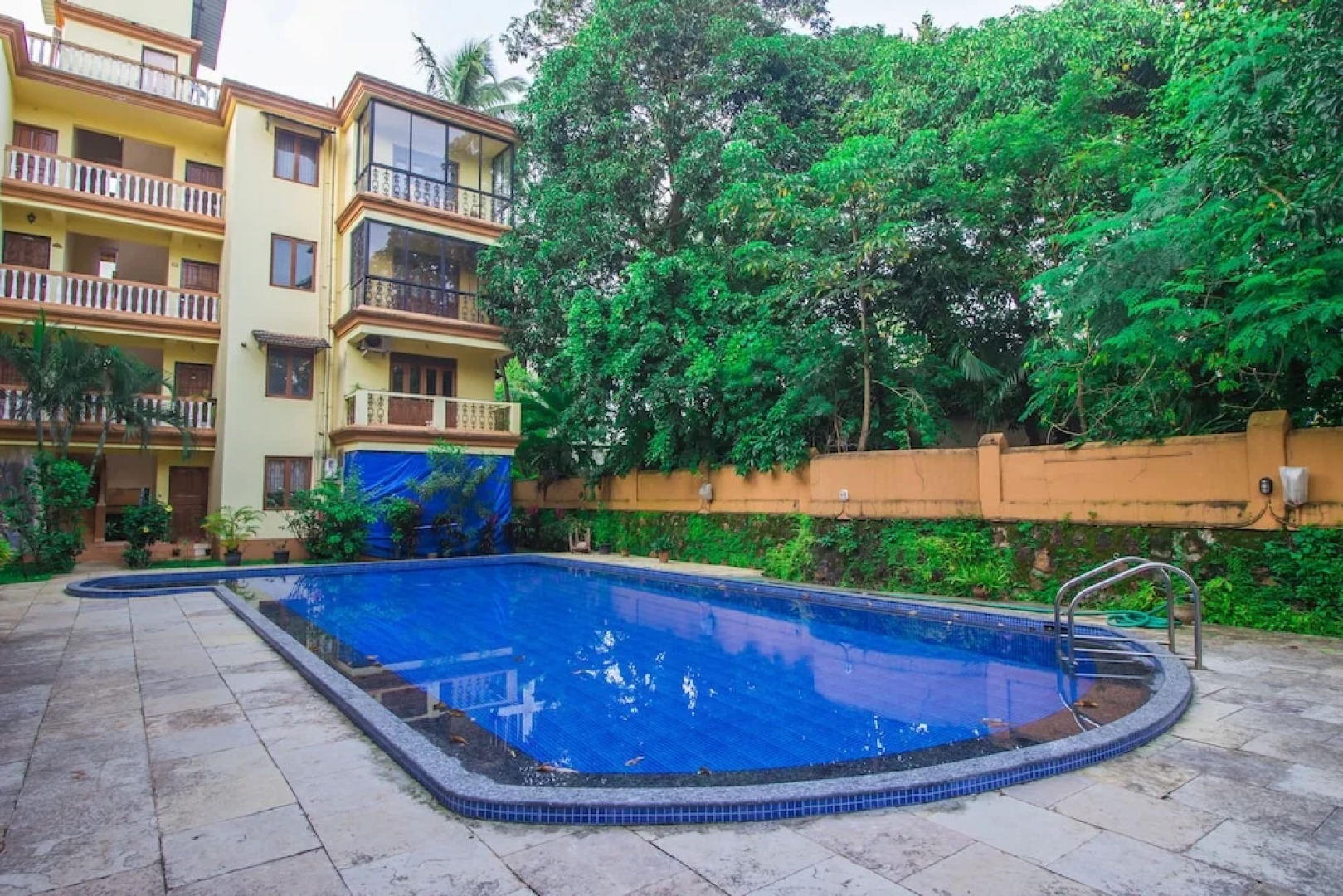 Oyo 18705 Home Elegant 2 Bhk Parra