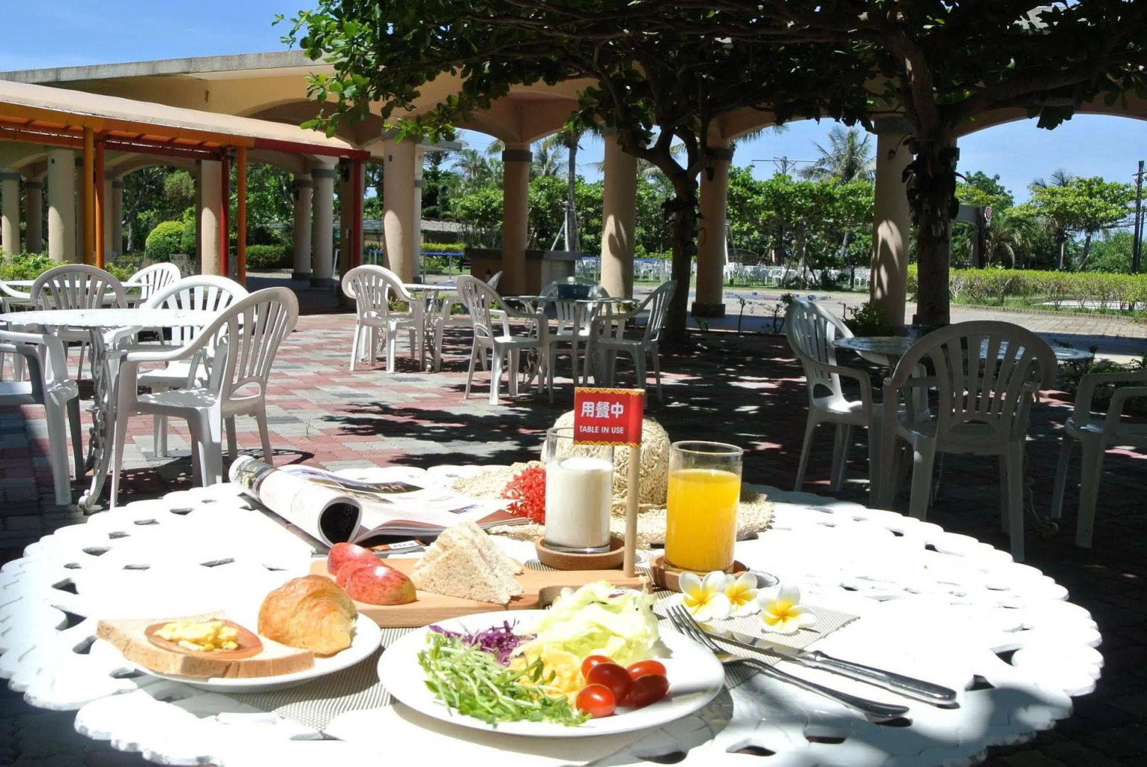 Howard Kenting Wonder House