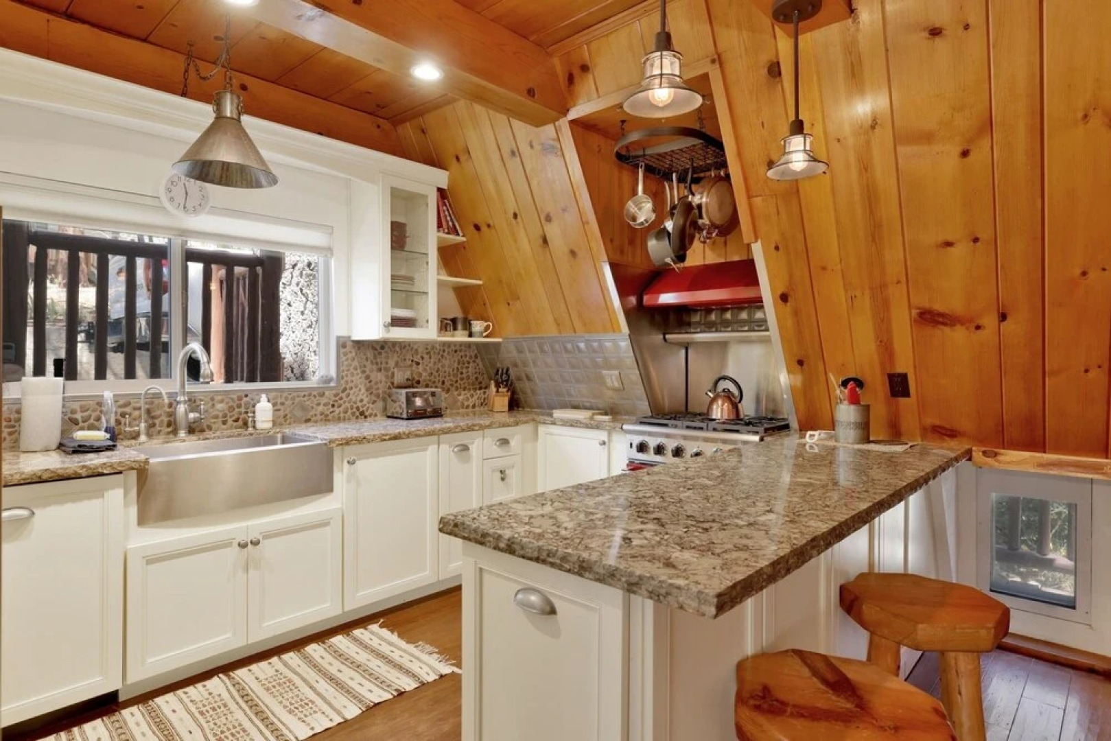 2164-fawnskin Tree House 3 Bedroom Home by Redawning