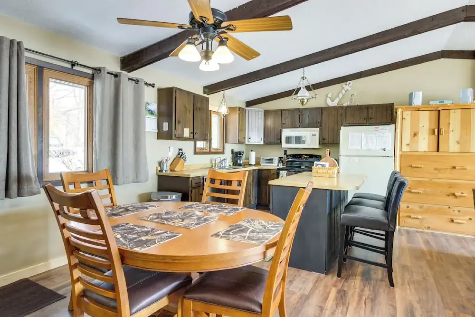 Breezy Point House w/ Dock on Pelican Lake!