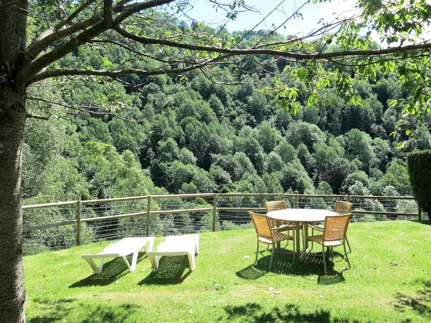 Apartamentos Rurales Les Barnedes