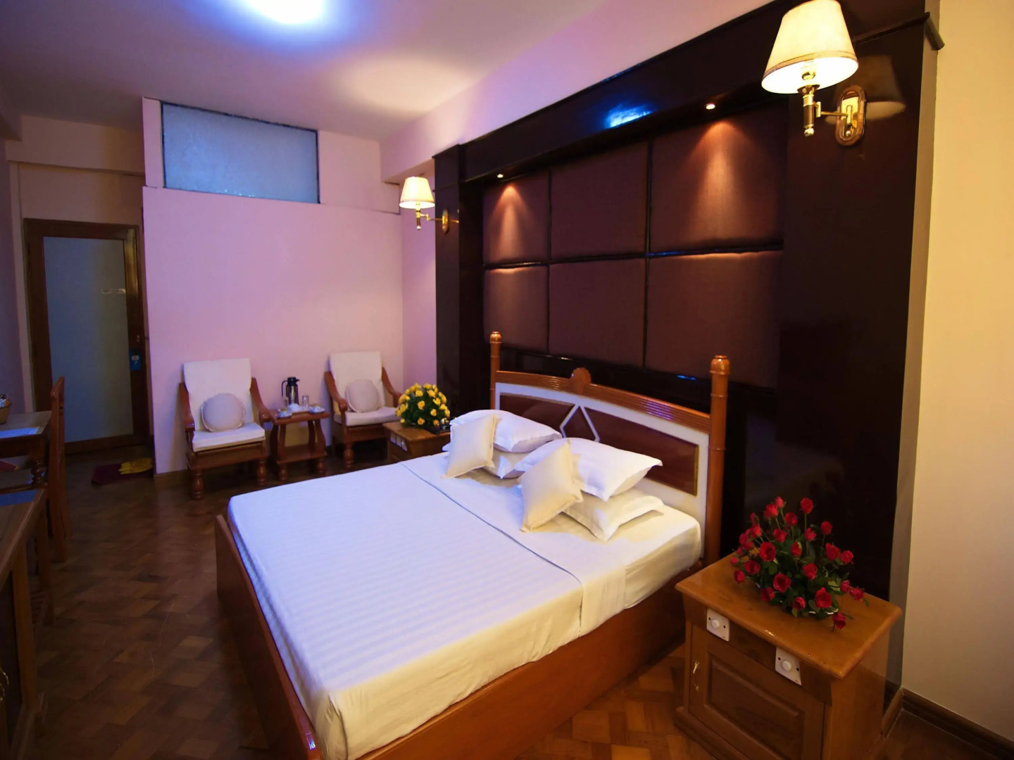 Golden City Crown Hotel