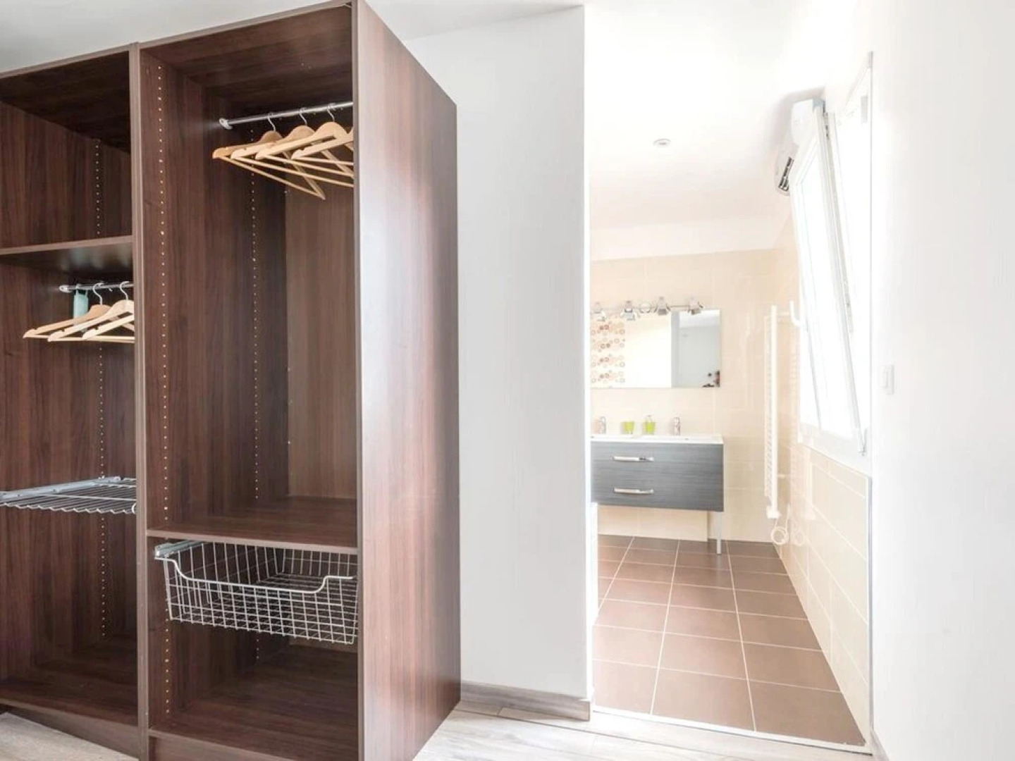 House With 3 Bedrooms in Pomas, With Wonderful Mountain View, Private