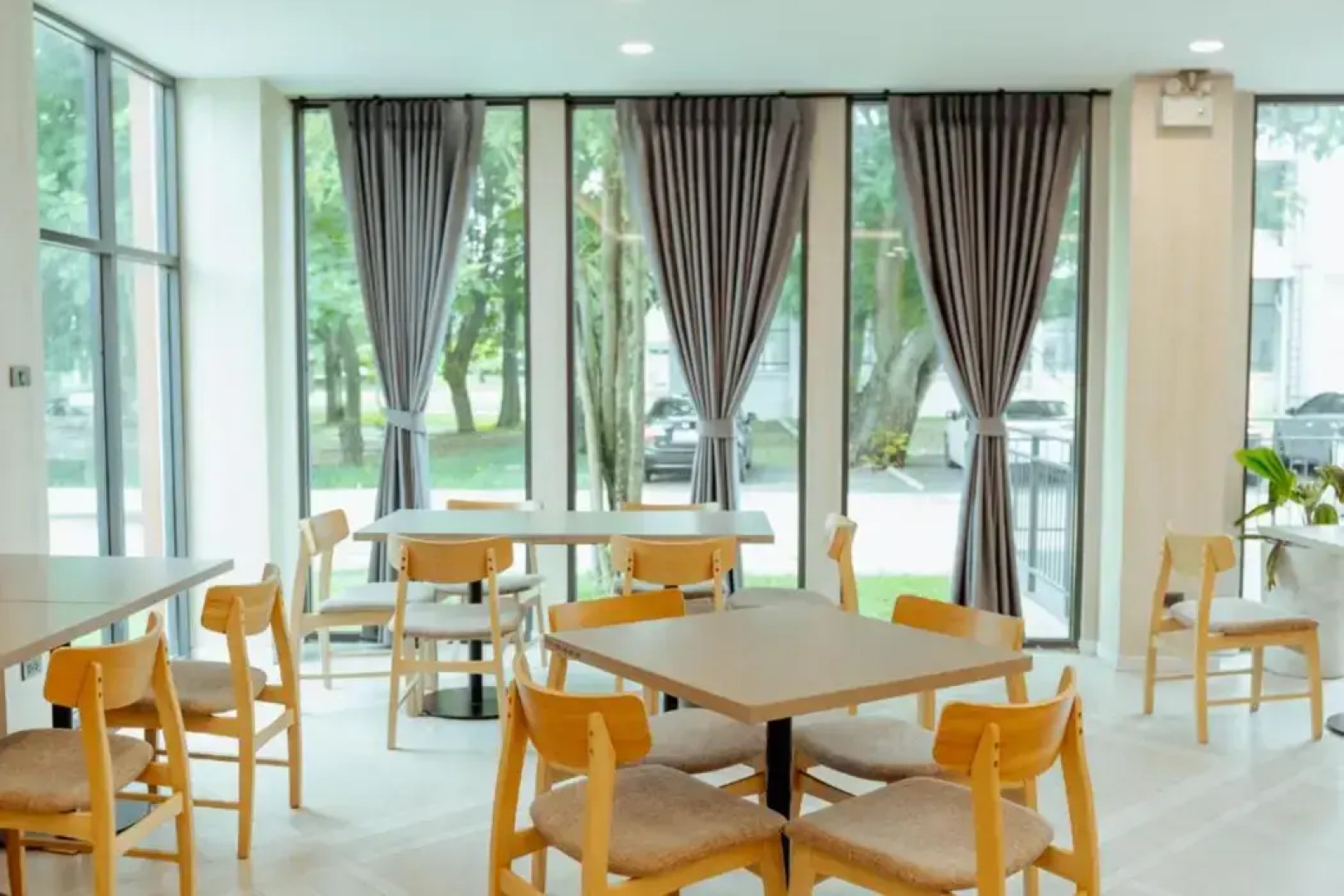 RUS Hotel&Convention