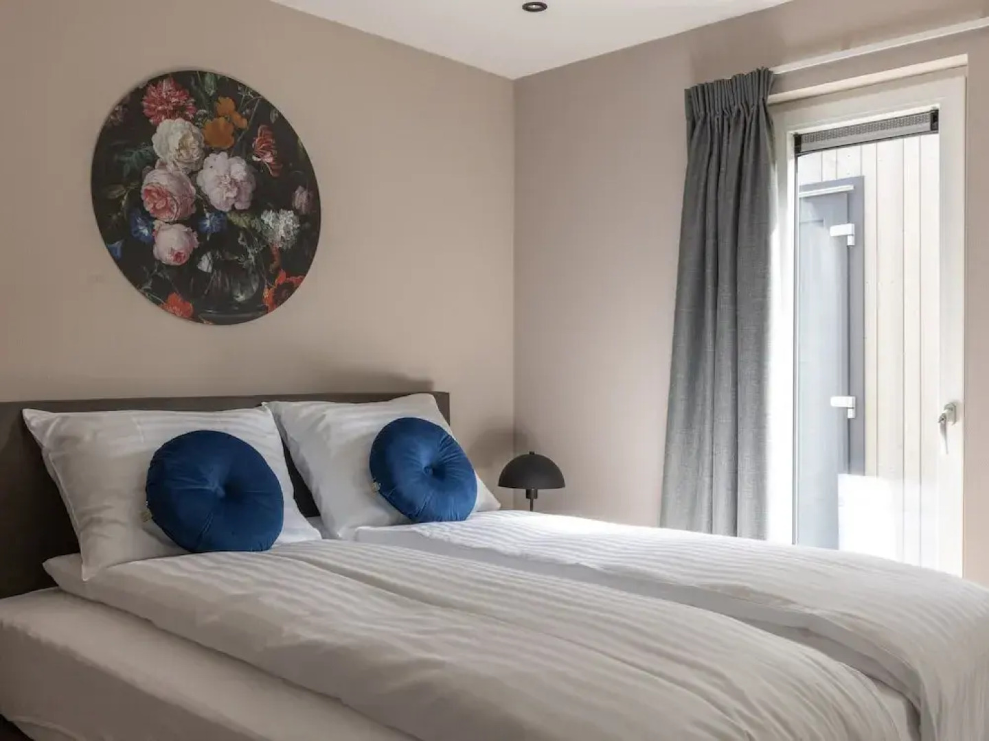 Eco Villa in Latour by Scenic Pond